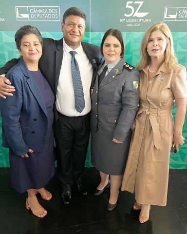 Auria e Wanderson Nunes , coronel e deputada federal Fernanda e Josiane Nardez