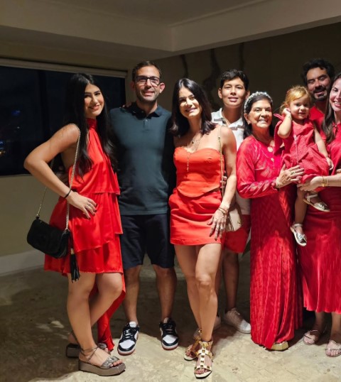 Mazi e familia