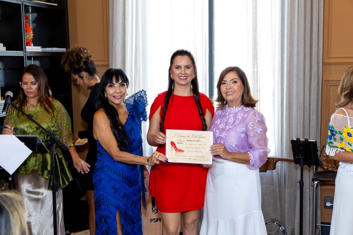 Aninha Monteiro, Angélica Brinsken, primeira dama de Villa Bela da Santissíma Trindade e Dalva Costa