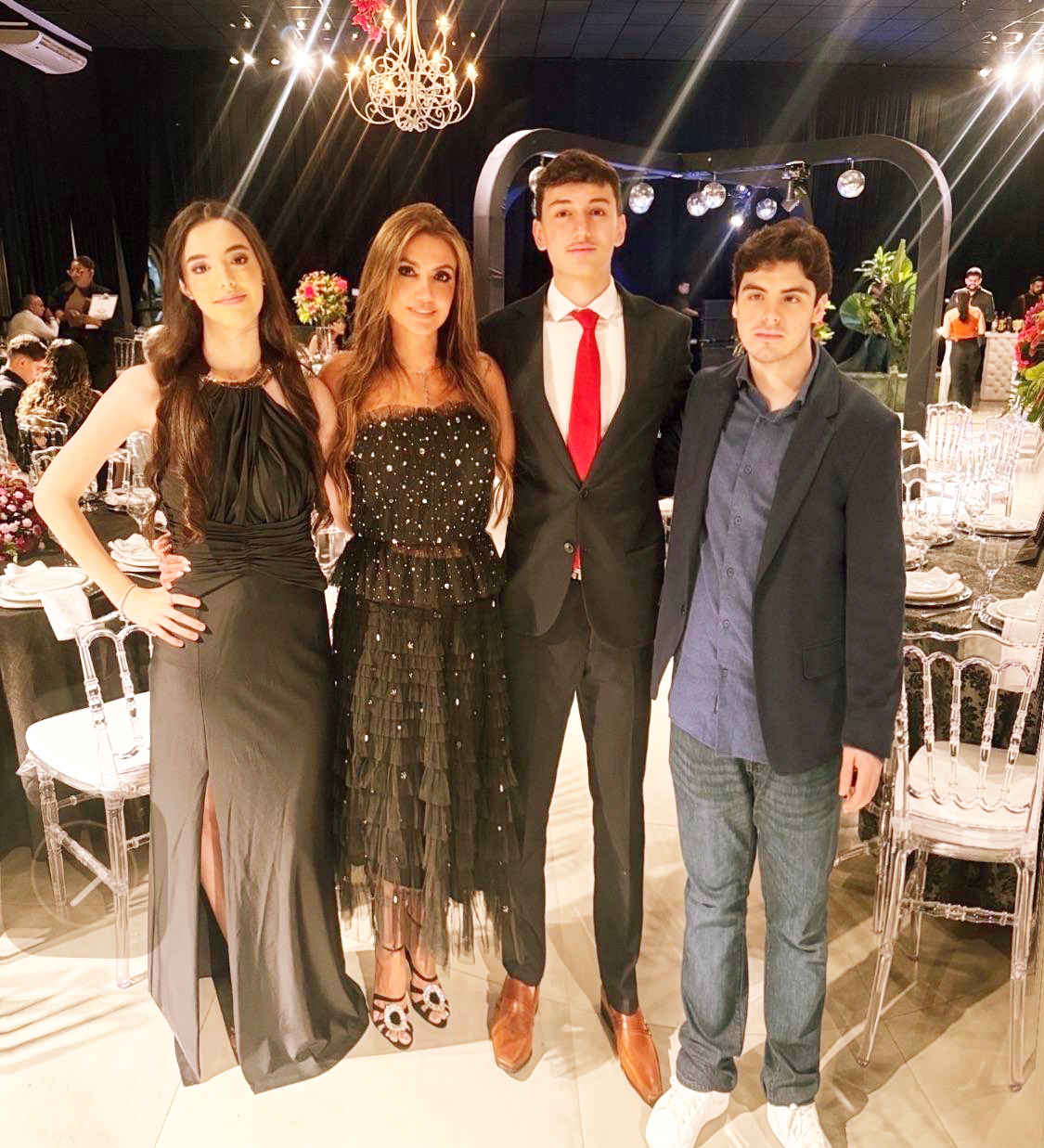 Graciene Corrêa da Costa com os filhos